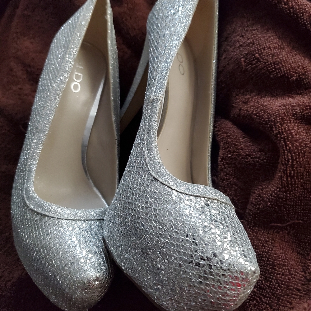 Shoes - Picture 2 of 3